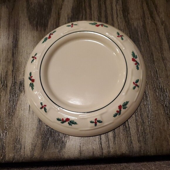 NIB Longaberger Pottery Woven Tradition Holly Berry Pillar Candle Plate 38032 - Picture 1 of 5